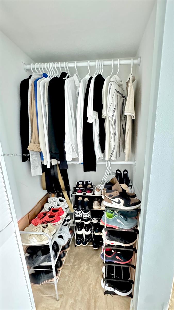 1800 CLUB CONDO - Residential