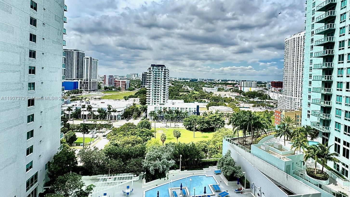 1800 CLUB CONDO - Residential