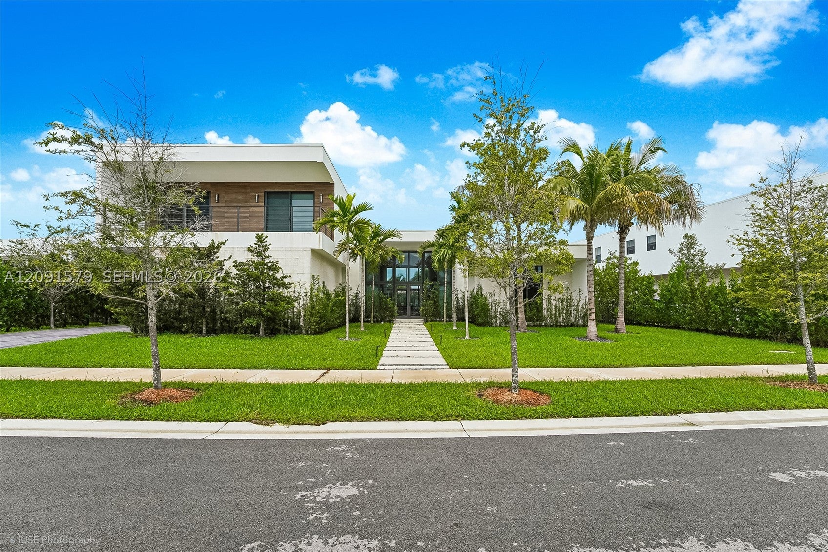 16629 BOTANIKO DR