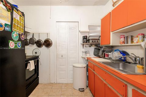 811 NW 24th Ct Miami FL 33125