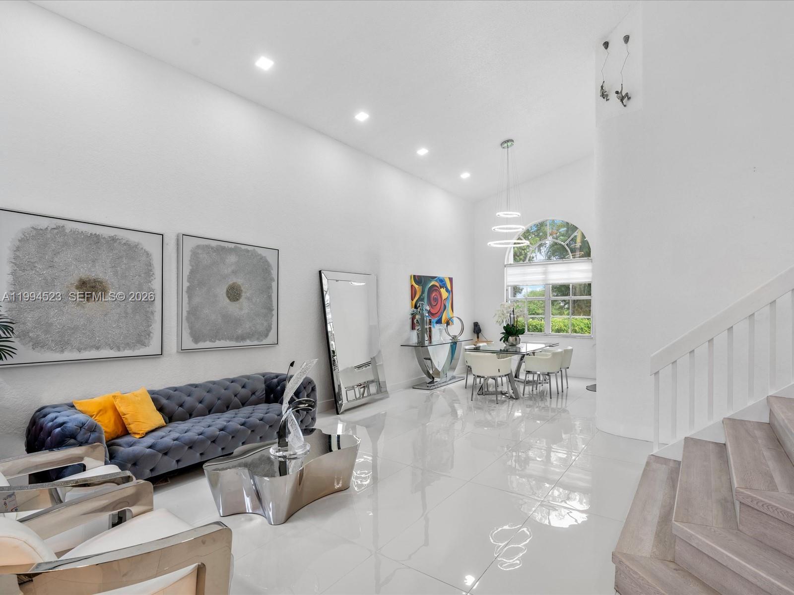 HOLLYWOOD LAKES COUNTRY C - Residential