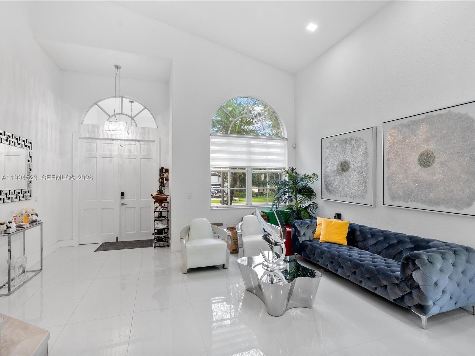 HOLLYWOOD LAKES COUNTRY C - Residential