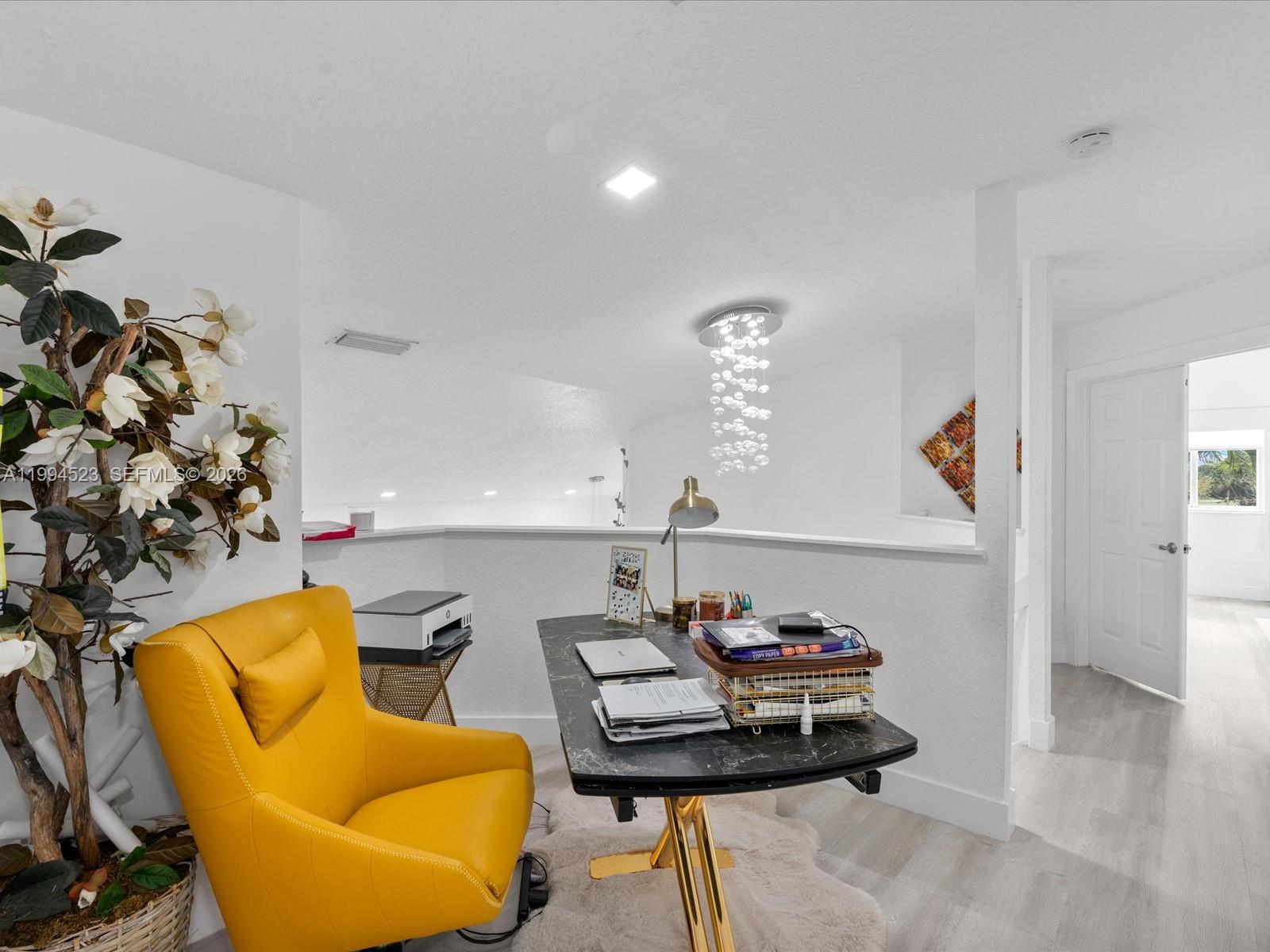 HOLLYWOOD LAKES COUNTRY C - Residential