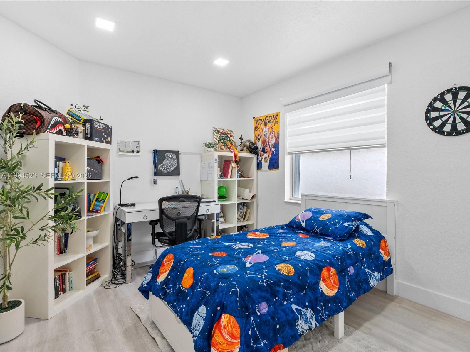 HOLLYWOOD LAKES COUNTRY C - Residential