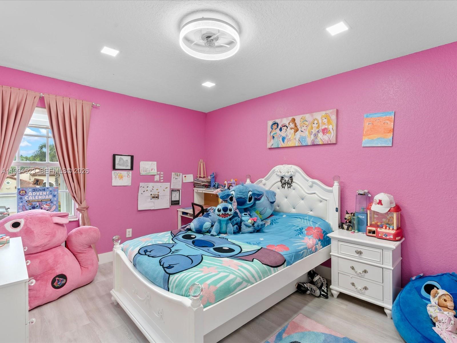 HOLLYWOOD LAKES COUNTRY C - Residential