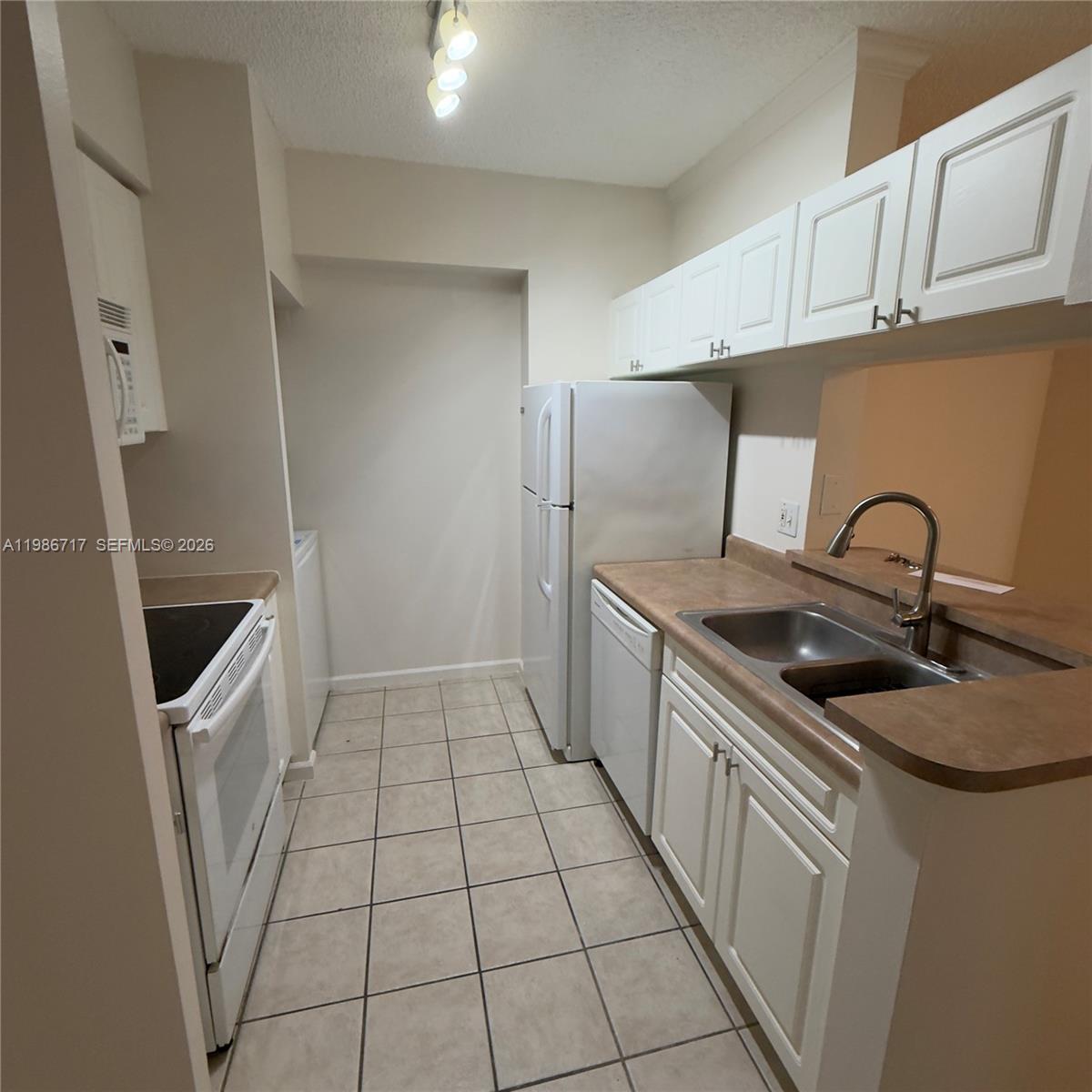 PORTO BELLAGIO CONDO - Residential