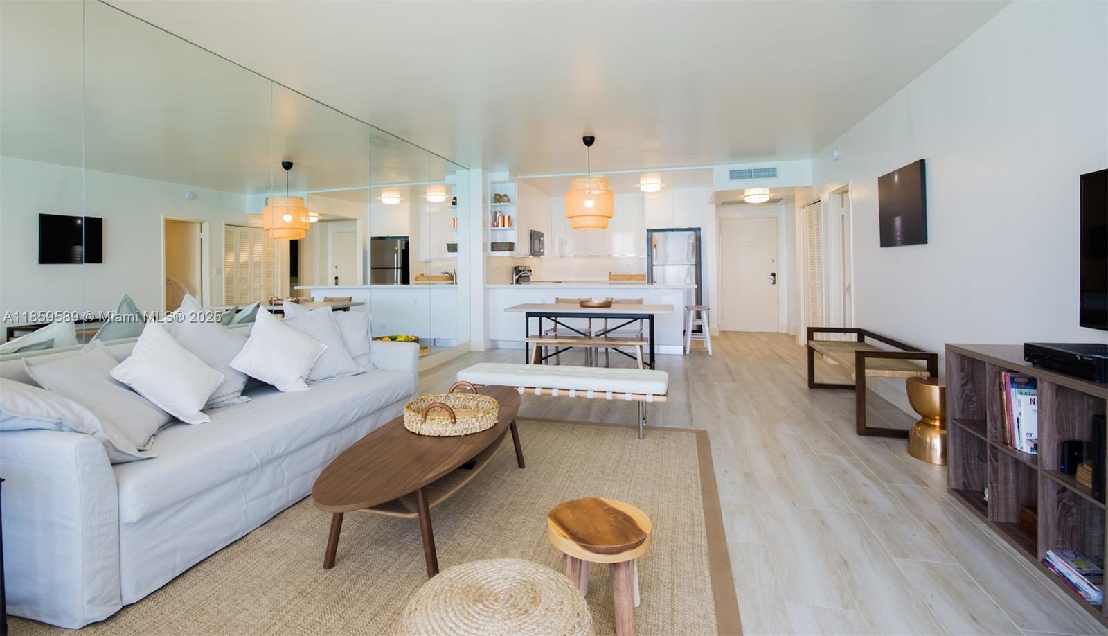 5601 Collins Ave 1204