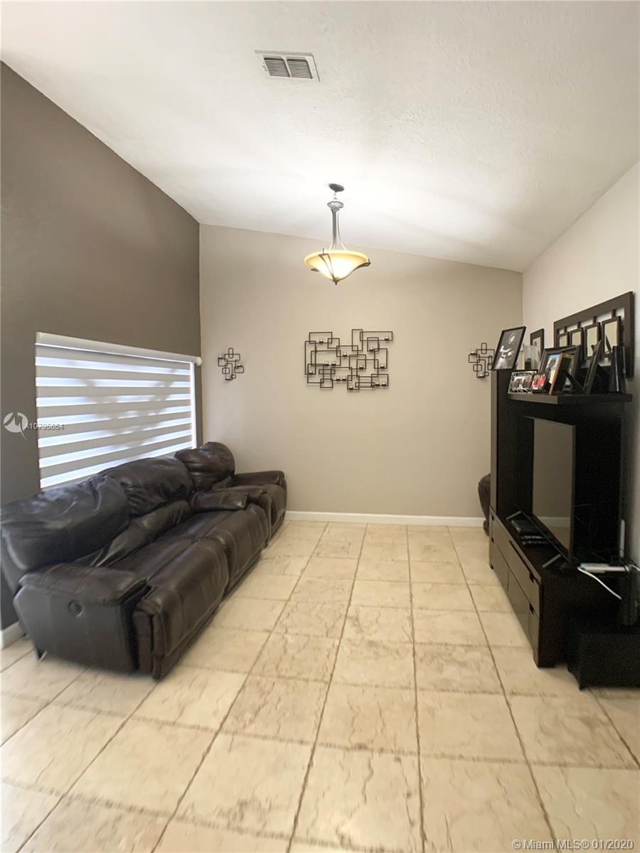 WESTWIND LAKES SEC 6 - Residential Lease