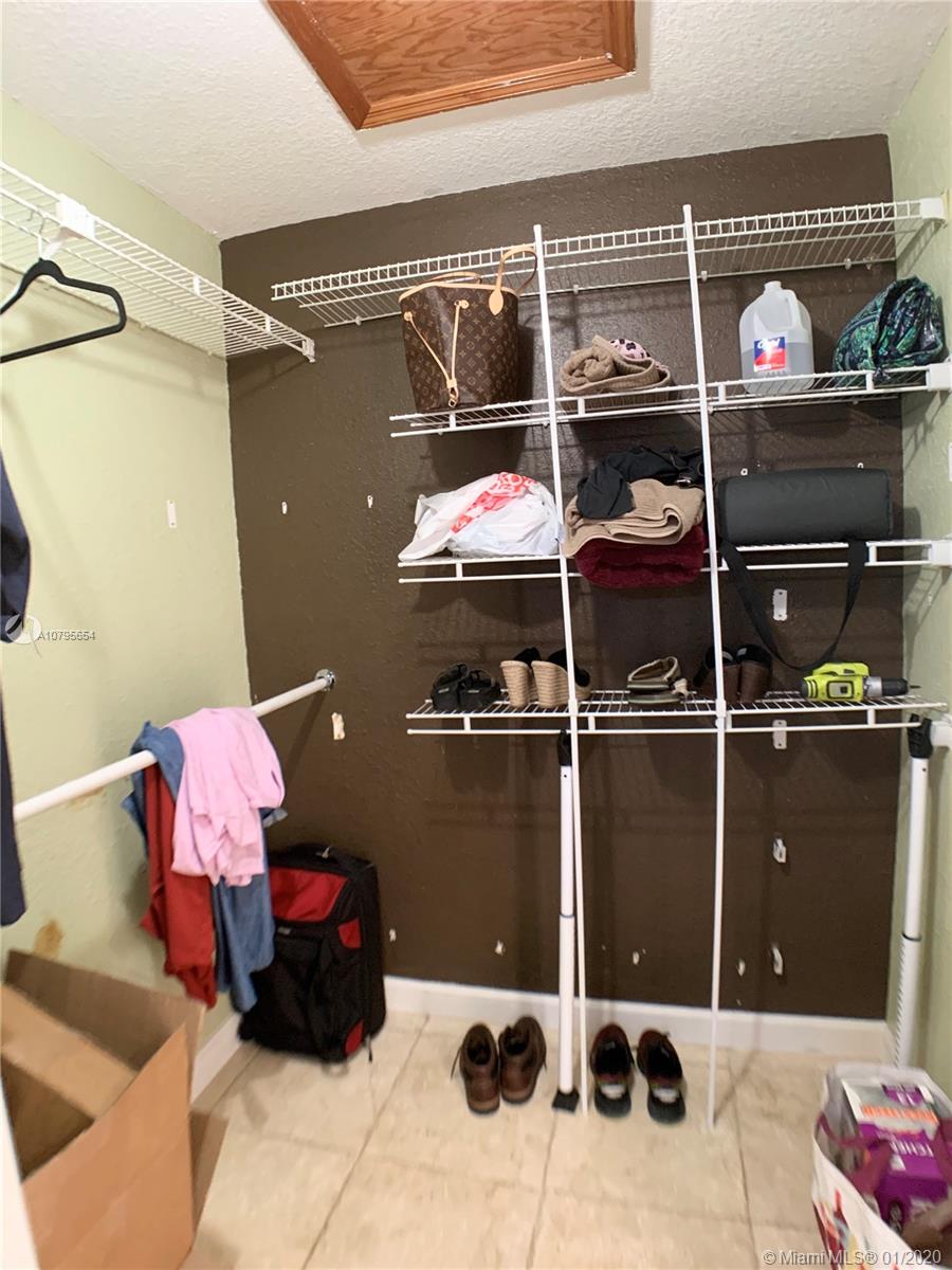 WESTWIND LAKES SEC 6 - Residential Lease