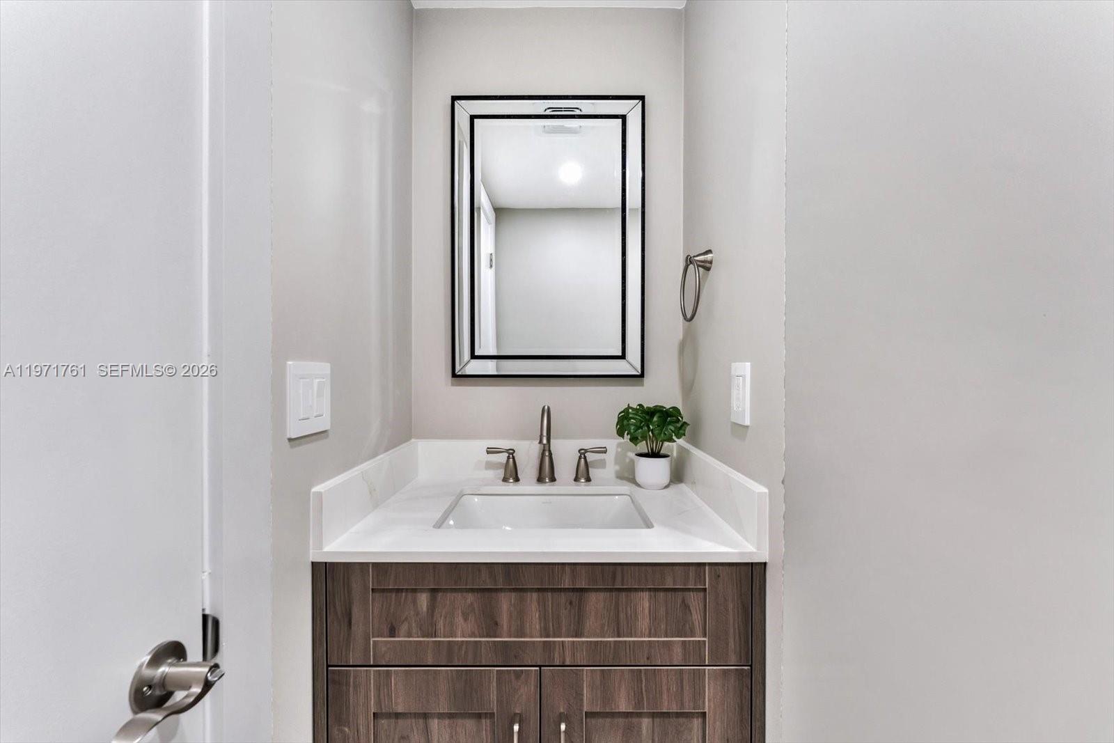 THE TOWER RESIDENCES COND - Residential