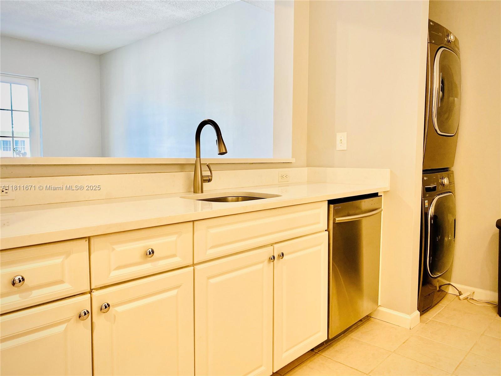 VILLAGE AT ABACOA CONDO - Residential Lease