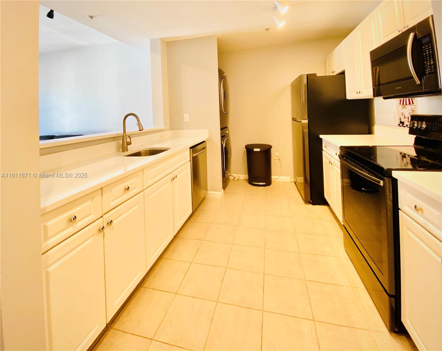 VILLAGE AT ABACOA CONDO - Residential Lease