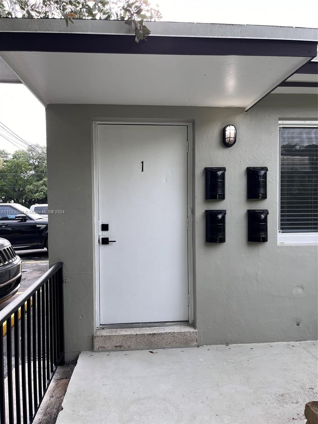 Photo of 1015 W Las Olas Blvd #1, Fort Lauderdale, FL 33312 (MLS # A11623580)