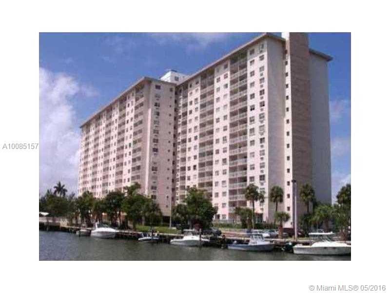 **LOCATION** LOCATION**LOCATION**READY TO MOVE IN!**NICE 1BED/1BATH UNIT WITH THE PANORAMIC BAY VIEW. BRIGHT UNIT, WOOD FLOOR,REMODELED KITCHEN AND BATHROOM, CUSTOM MADE CLOSETS,NEW A/C. BUILDING AMENITIES INCLUDED POOL,FULLY RENOVATED GYM,COFFEE AND BARBER SHOP AND MUCH MORE..WALK TO THE BEACH,SHOPPING AND RESTAURANTS. EASY TO SHOW.