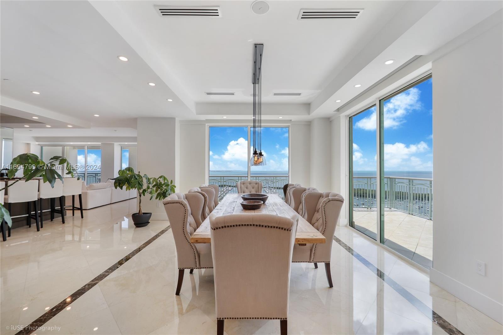THE TOWER RESIDENCES COND - Residential