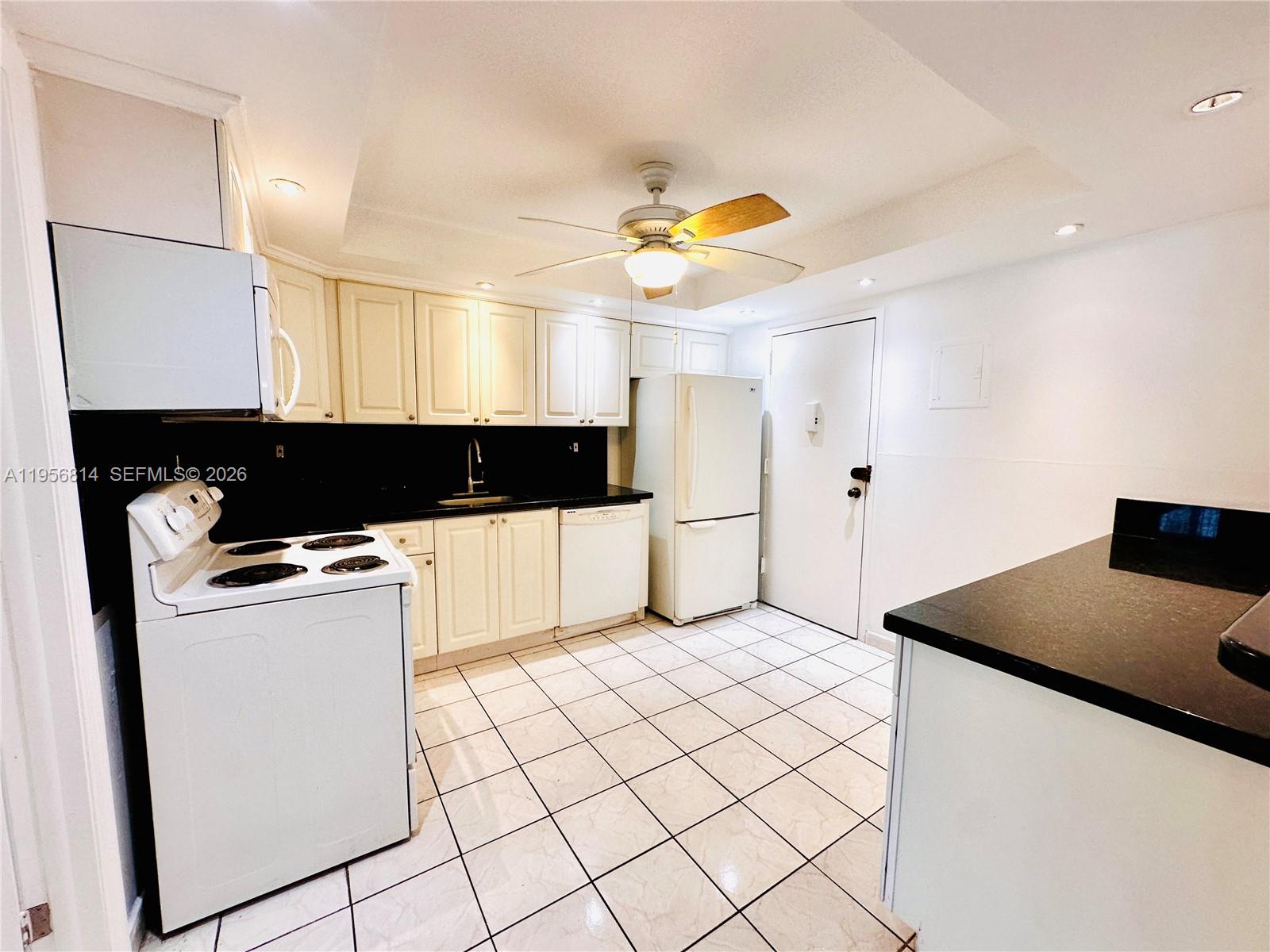 WINSTON TOWER 300 CONDO - Residential Lease