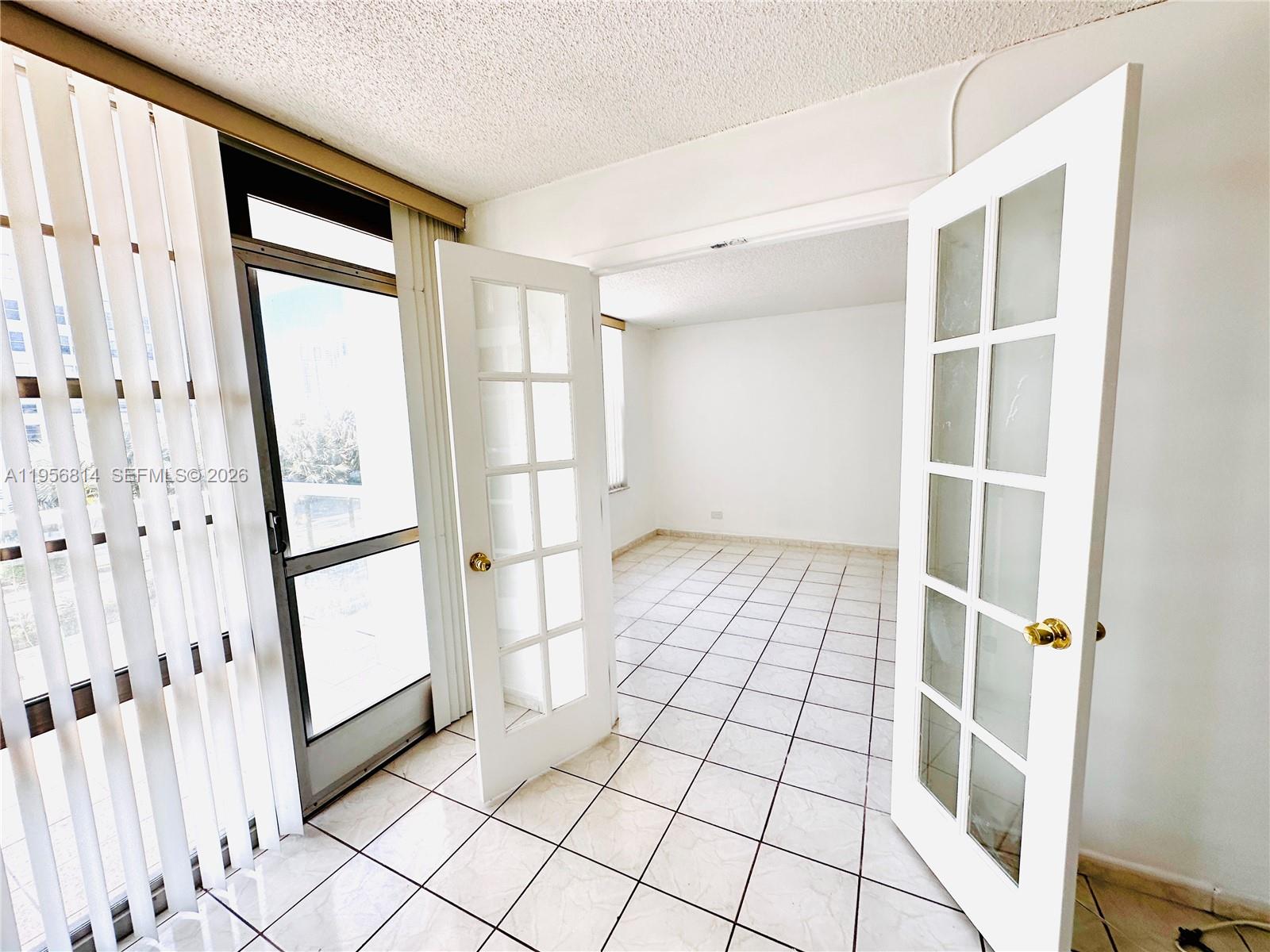 WINSTON TOWER 300 CONDO - Residential Lease