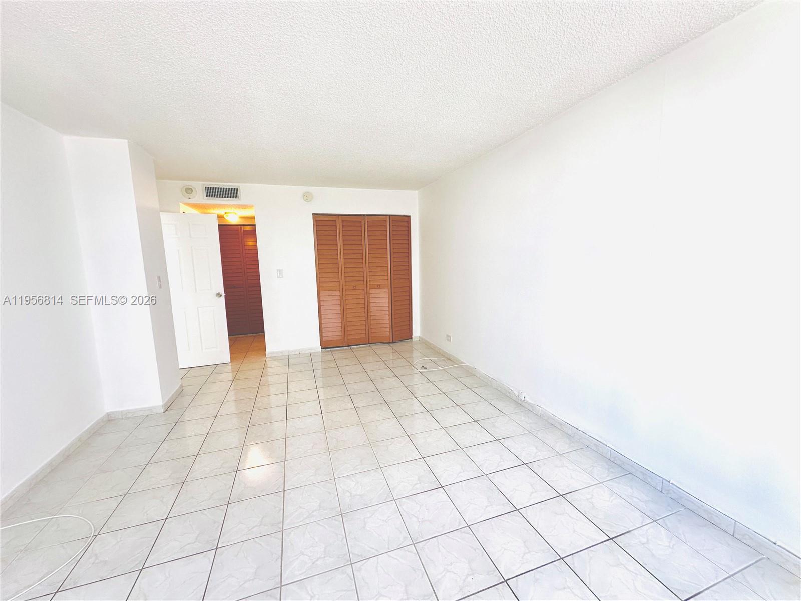 WINSTON TOWER 300 CONDO - Residential Lease