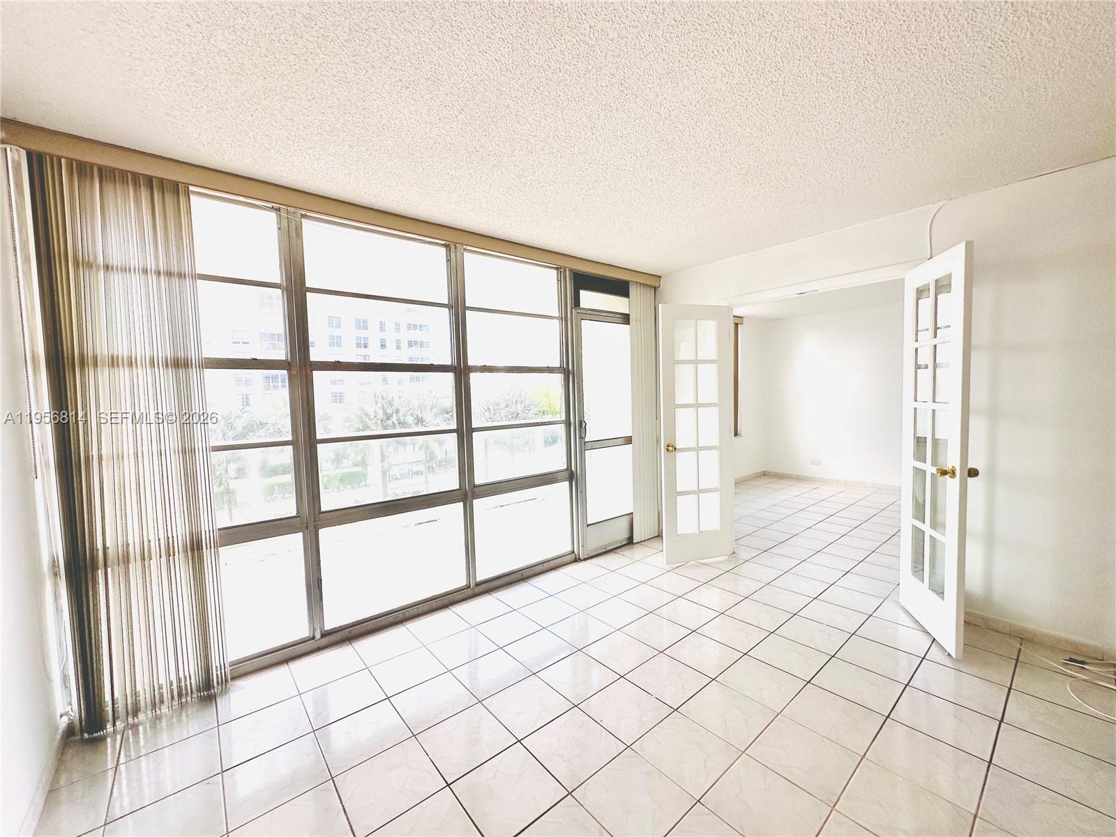 WINSTON TOWER 300 CONDO - Residential Lease