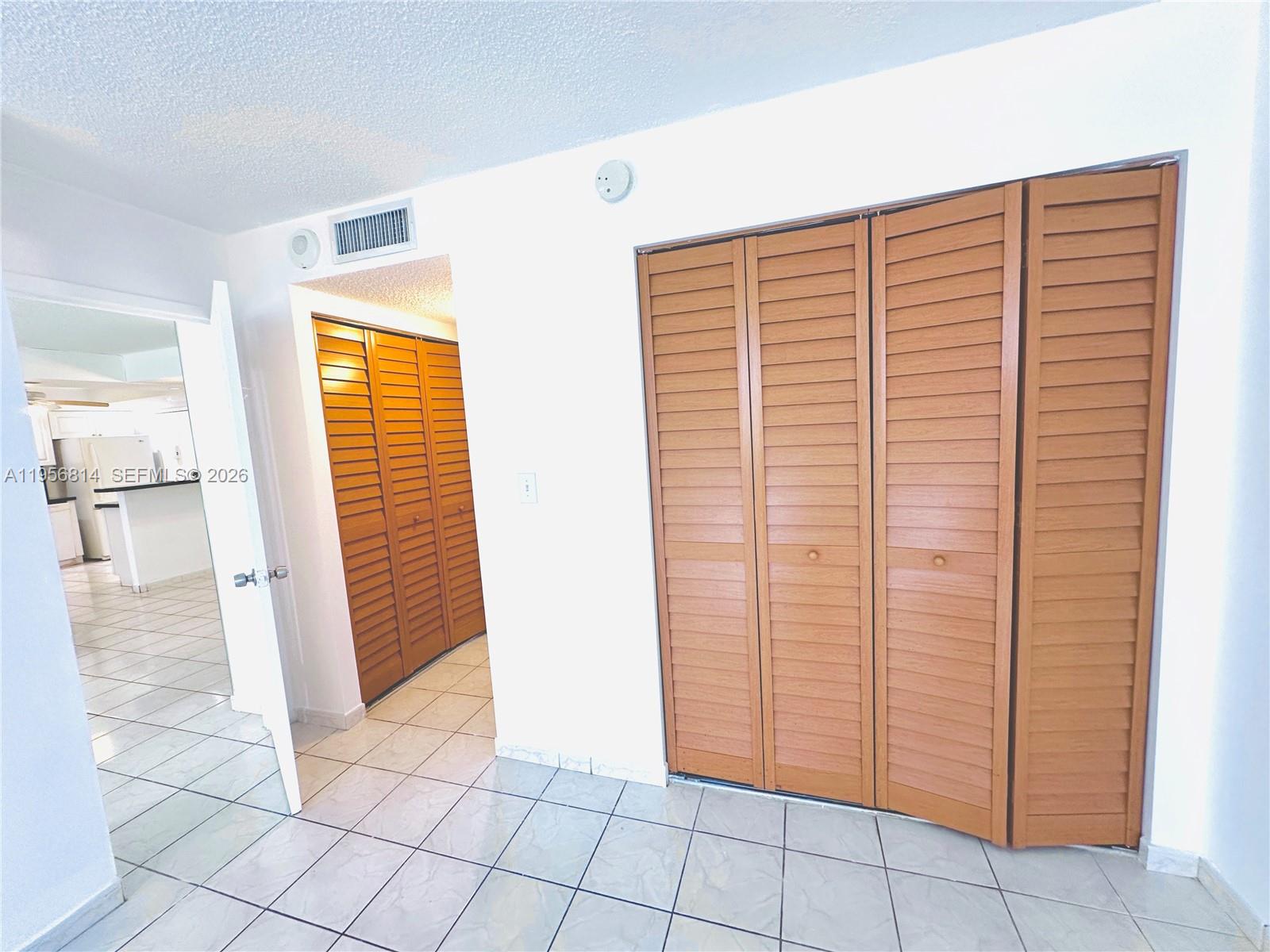 WINSTON TOWER 300 CONDO - Residential Lease