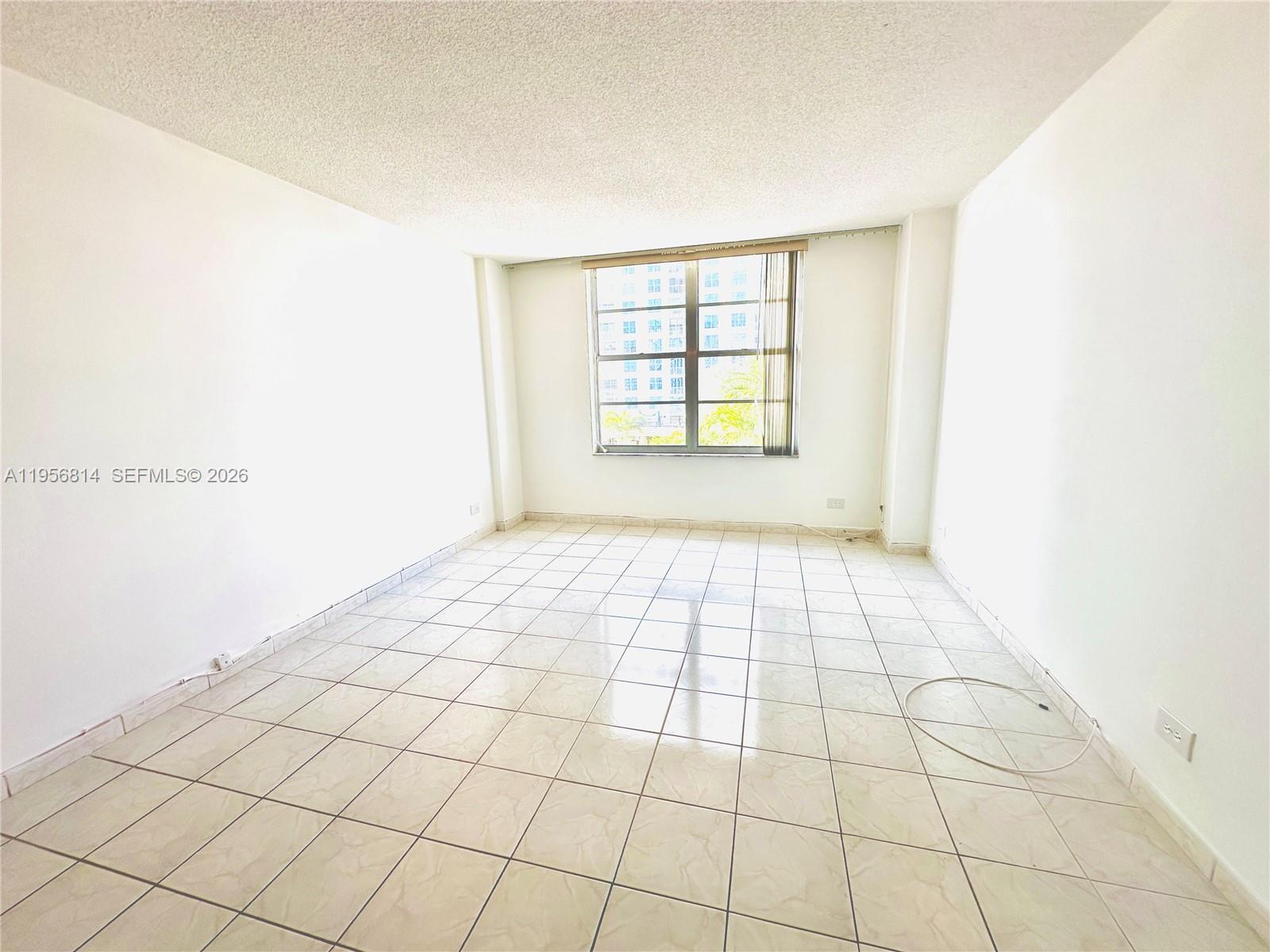 WINSTON TOWER 300 CONDO - Residential Lease