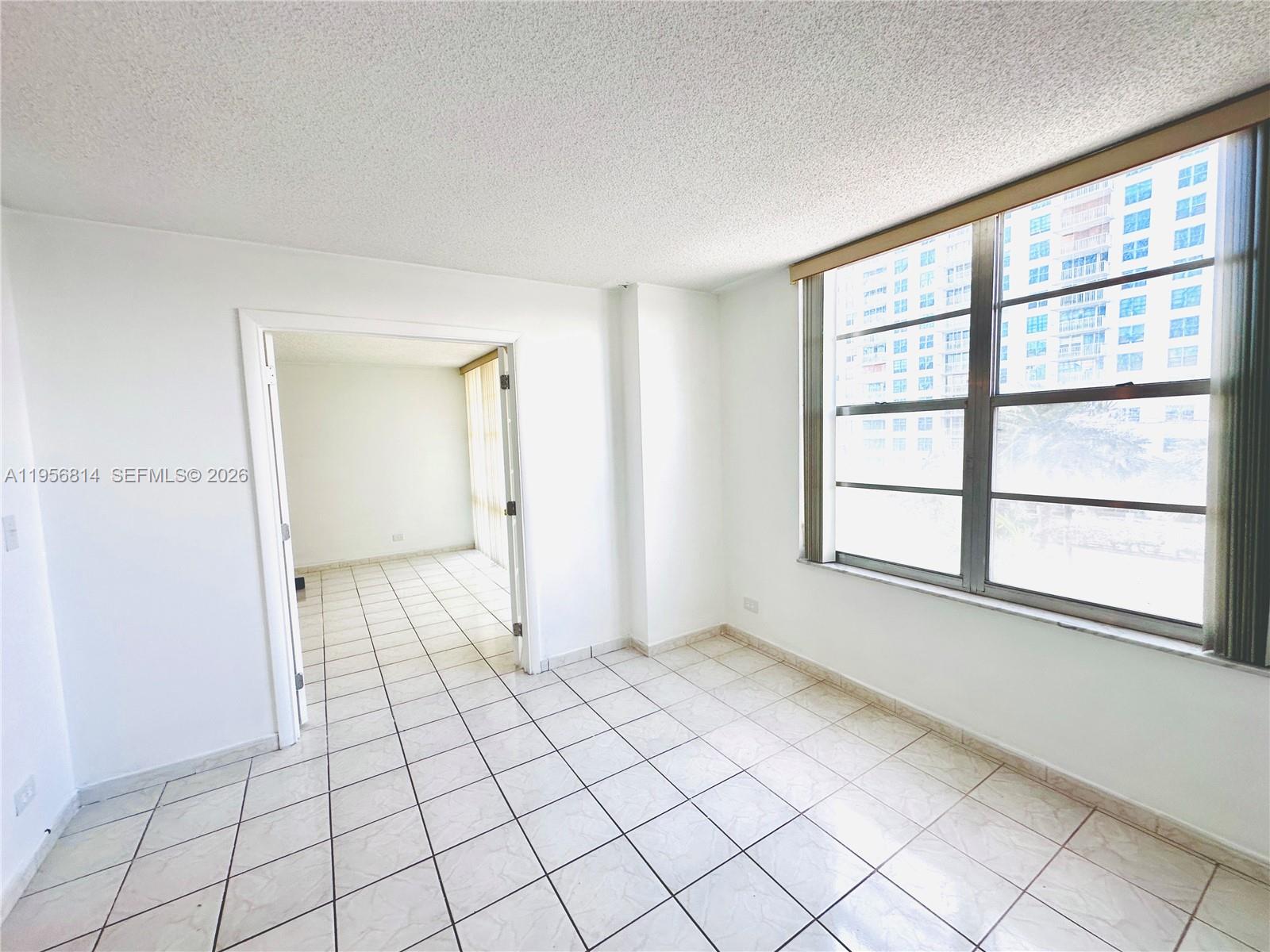 WINSTON TOWER 300 CONDO - Residential Lease