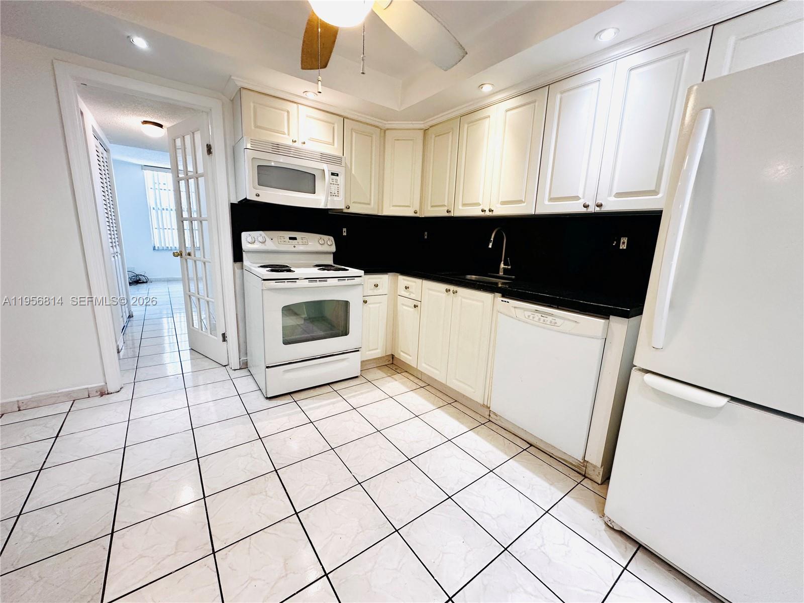 WINSTON TOWER 300 CONDO - Residential Lease