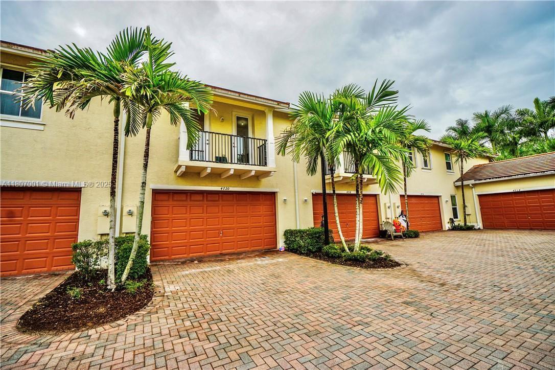 Rental Property at 4720 Monarch Way 4720, Coconut Creek, Broward County, Florida - Bedrooms: 3 
Bathrooms: 3  - $3,400 MO.