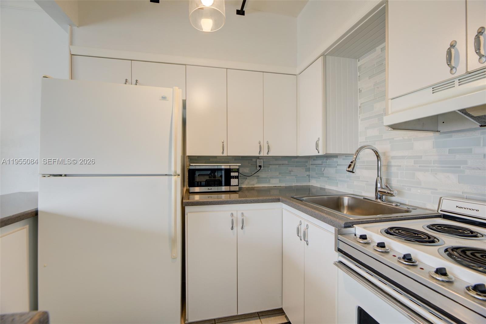 GOLDEN BAY MANOR CO-OP - Residential