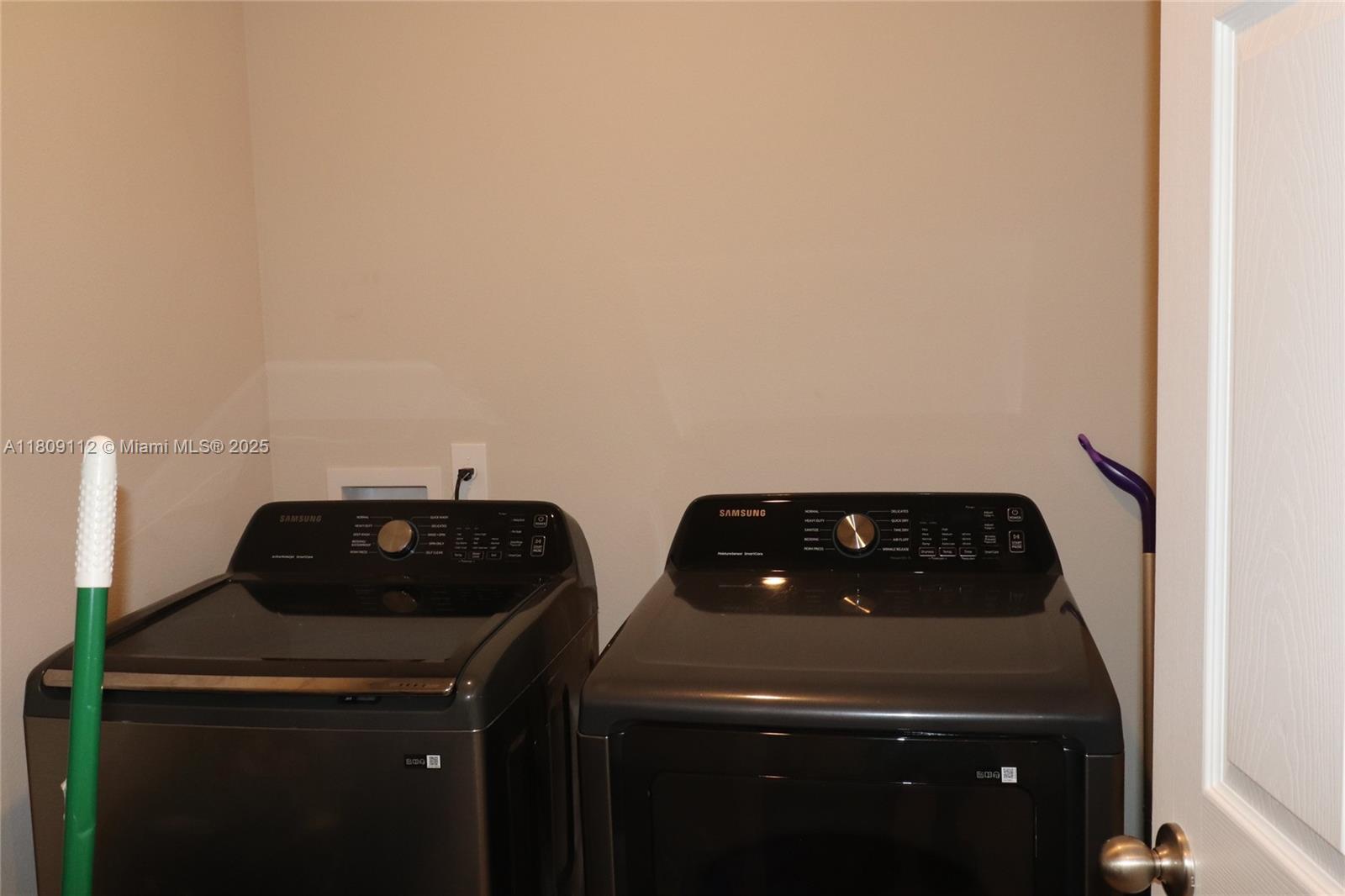 LUCERNE PARK RESERVE - Residential