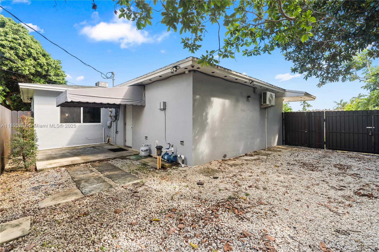 HOLLYWOOD PINES NO 2 AMEN - Residential