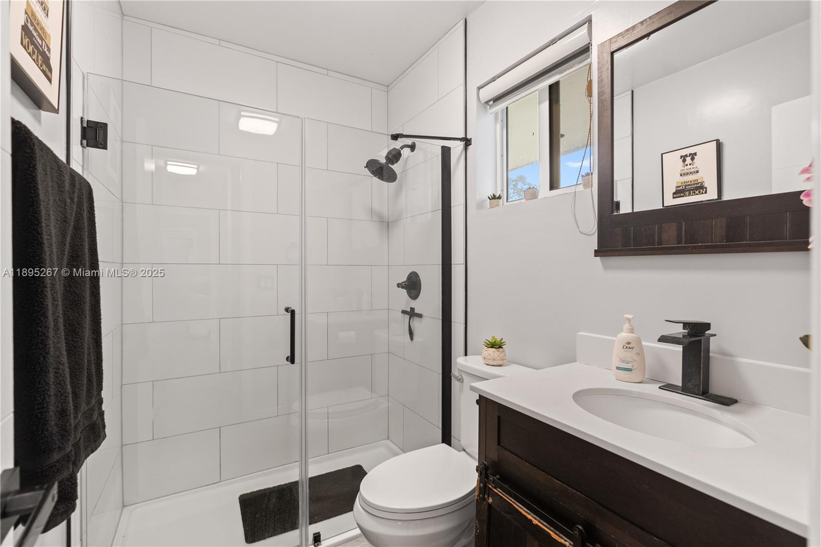 HOLLYWOOD PINES NO 2 AMEN - Residential