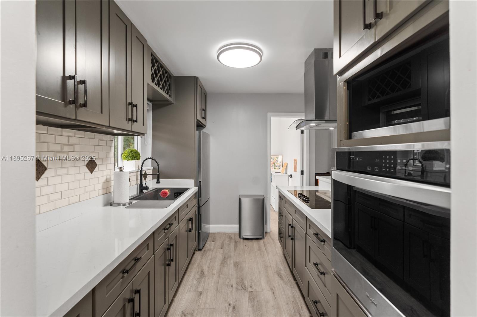 HOLLYWOOD PINES NO 2 AMEN - Residential