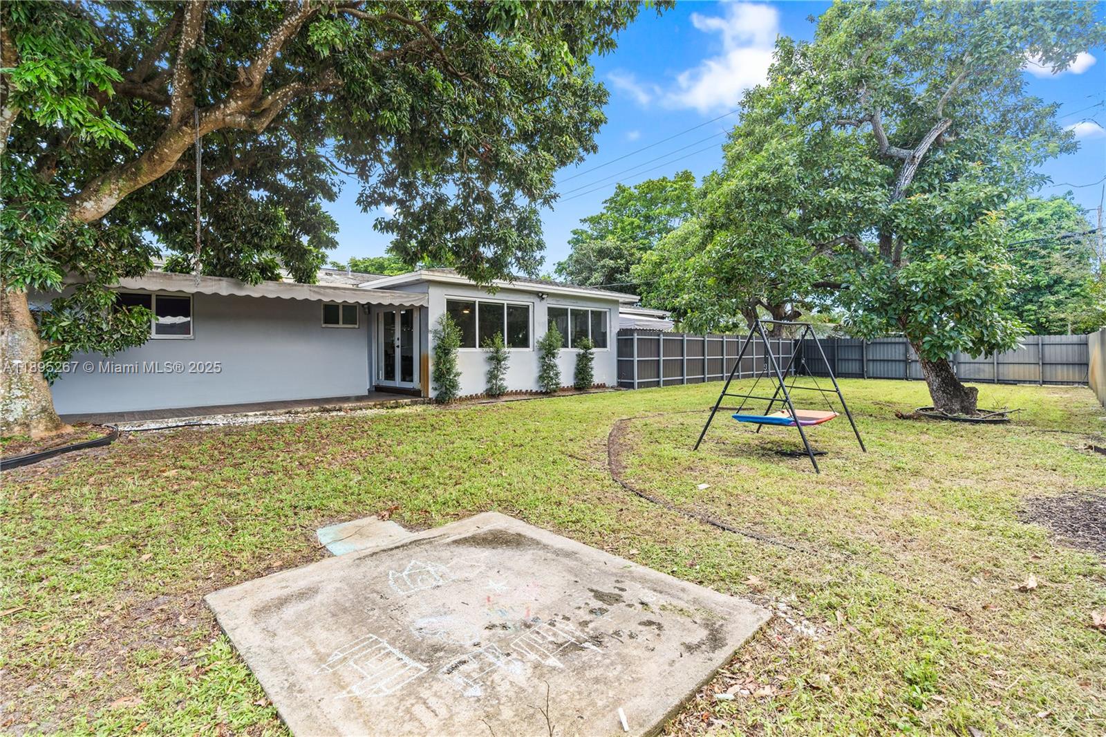 HOLLYWOOD PINES NO 2 AMEN - Residential