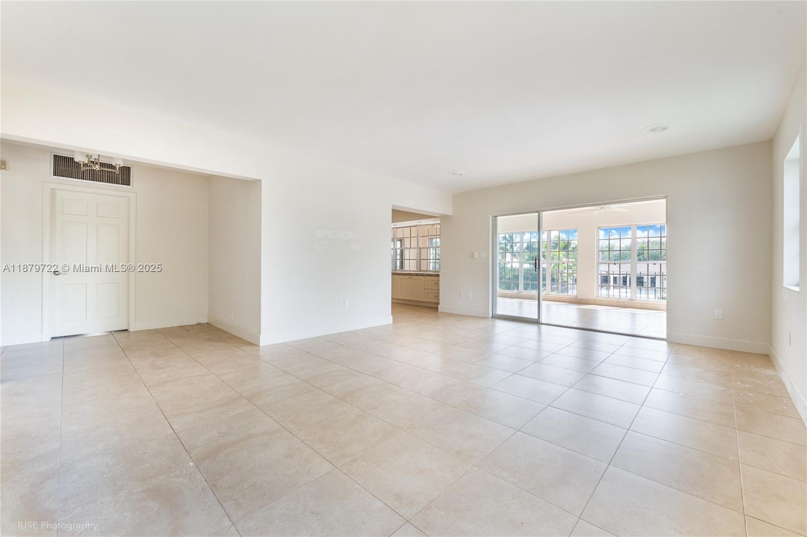 1265 S Alhambra Cir