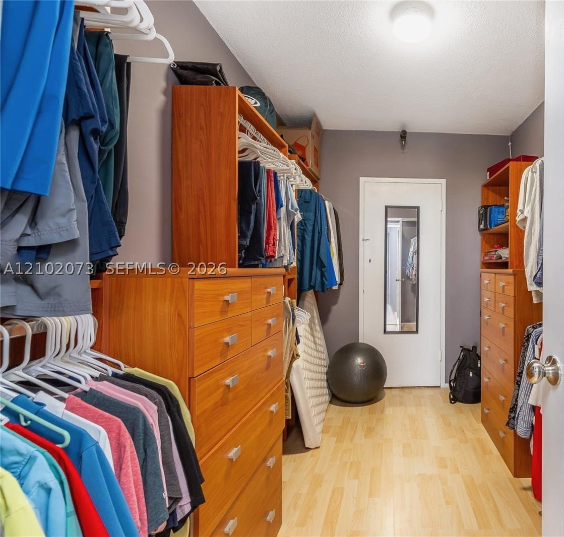 900 Bay Dr 617