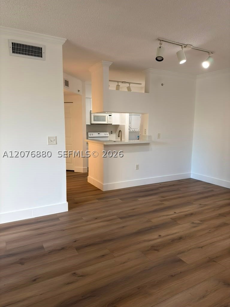 17145 N Bay Rd 4202