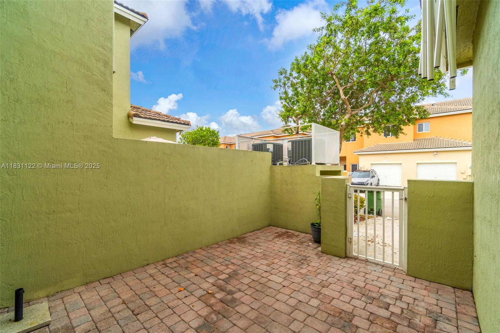 CALI GREENS - Residential