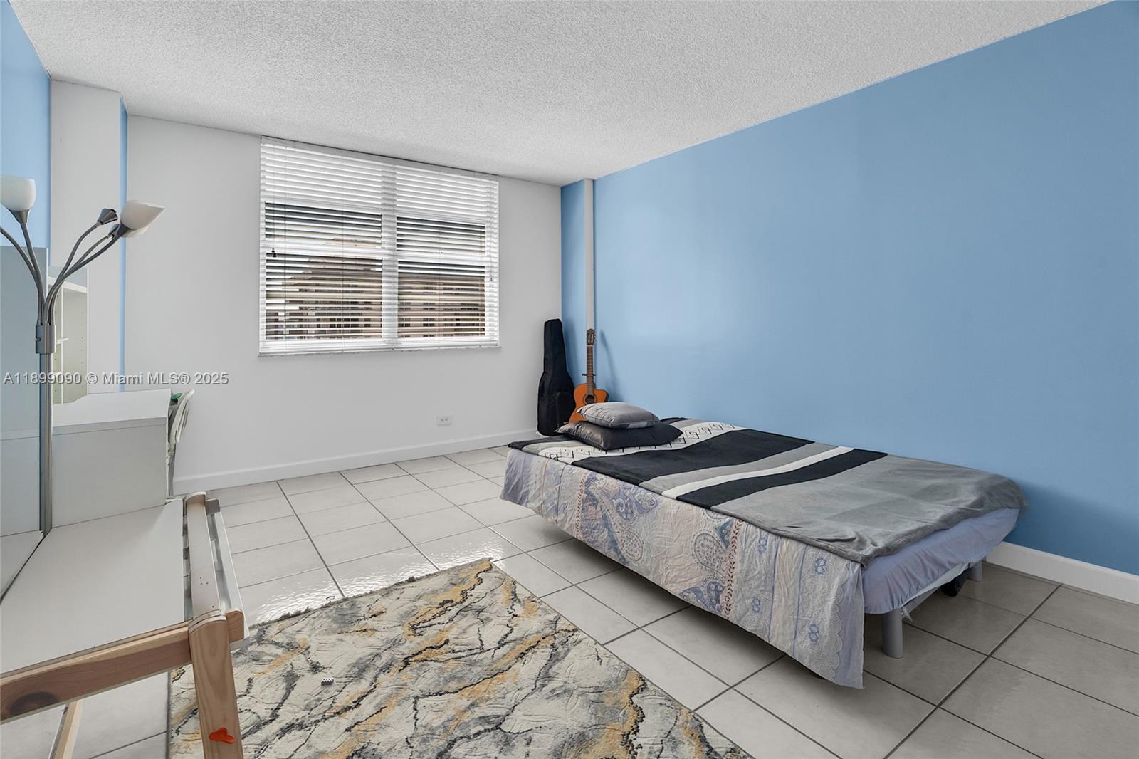 WINSTON TOWERS 200 - Residential