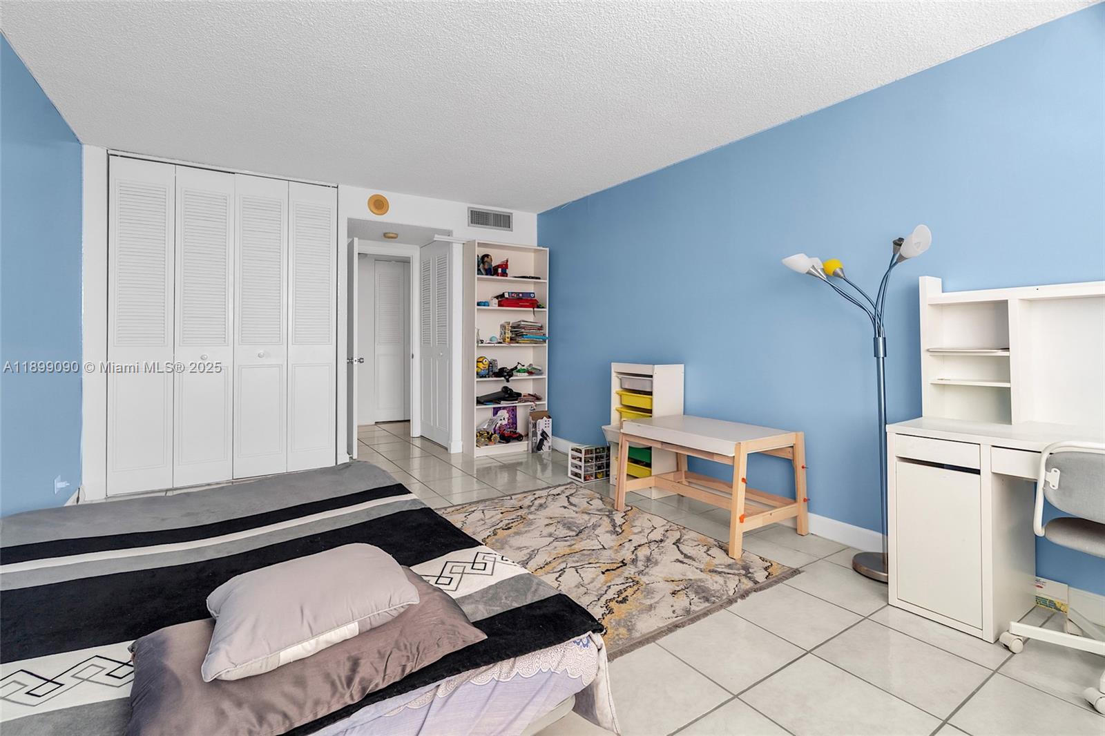 WINSTON TOWERS 200 - Residential