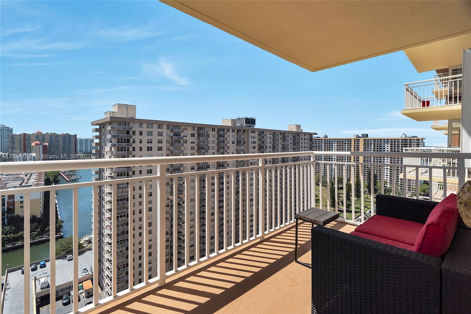 WINSTON TOWERS 200 - Residential