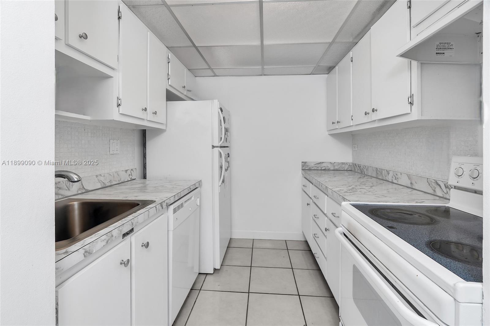 WINSTON TOWERS 200 - Residential