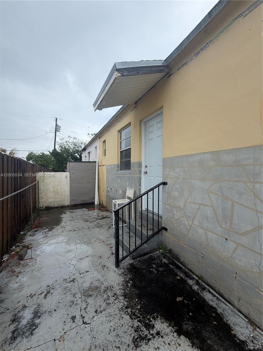 ACME GULFAIR 2ND ADDN - Residential Lease