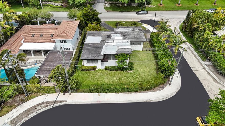 Rare development opportunity with land opening to three streets, offering excellent access and design flexibility. Located in sought-after Coconut Grove, just minutes from Brickell, Downtown Miami, and Coral Gables. High-demand area - ideal for new construction. Sold AS-IS.
