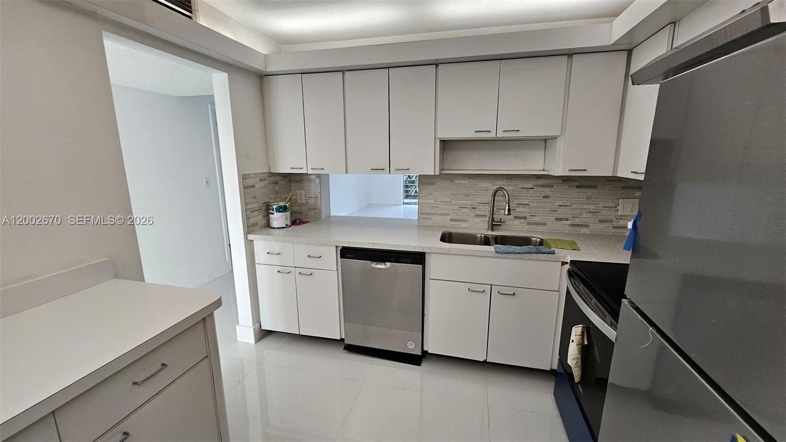 AZURE LAKE CONDO - Residential Lease