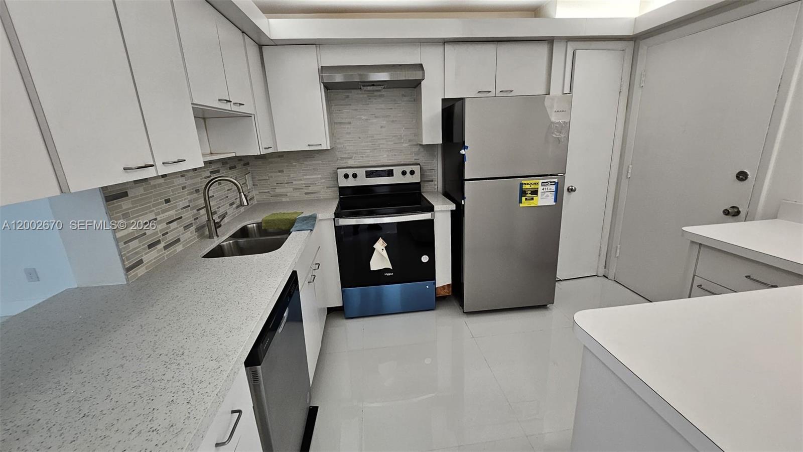 AZURE LAKE CONDO - Residential Lease