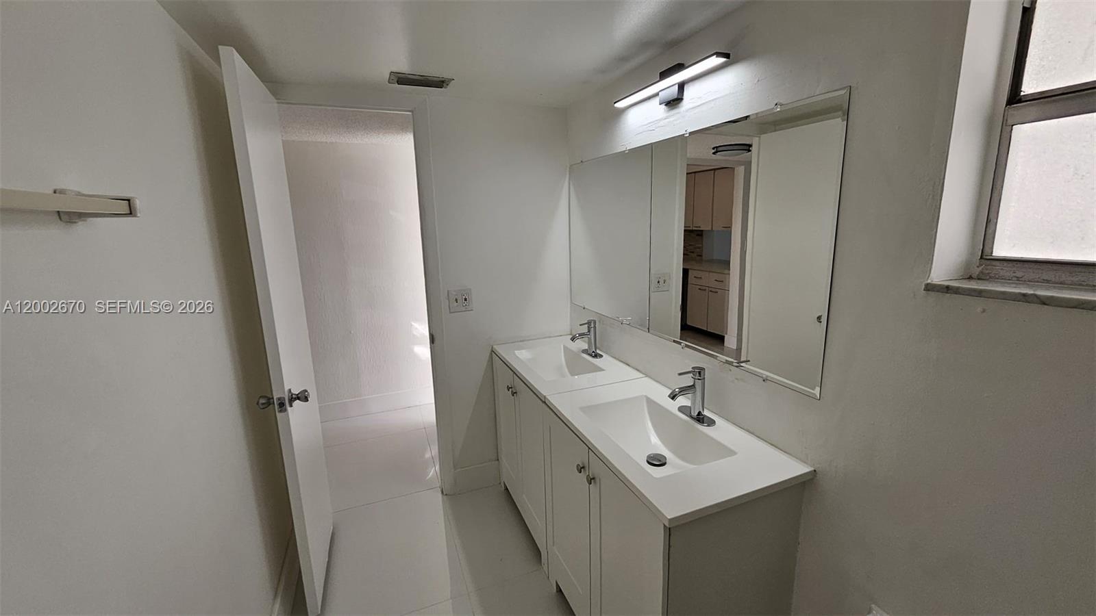 AZURE LAKE CONDO - Residential Lease