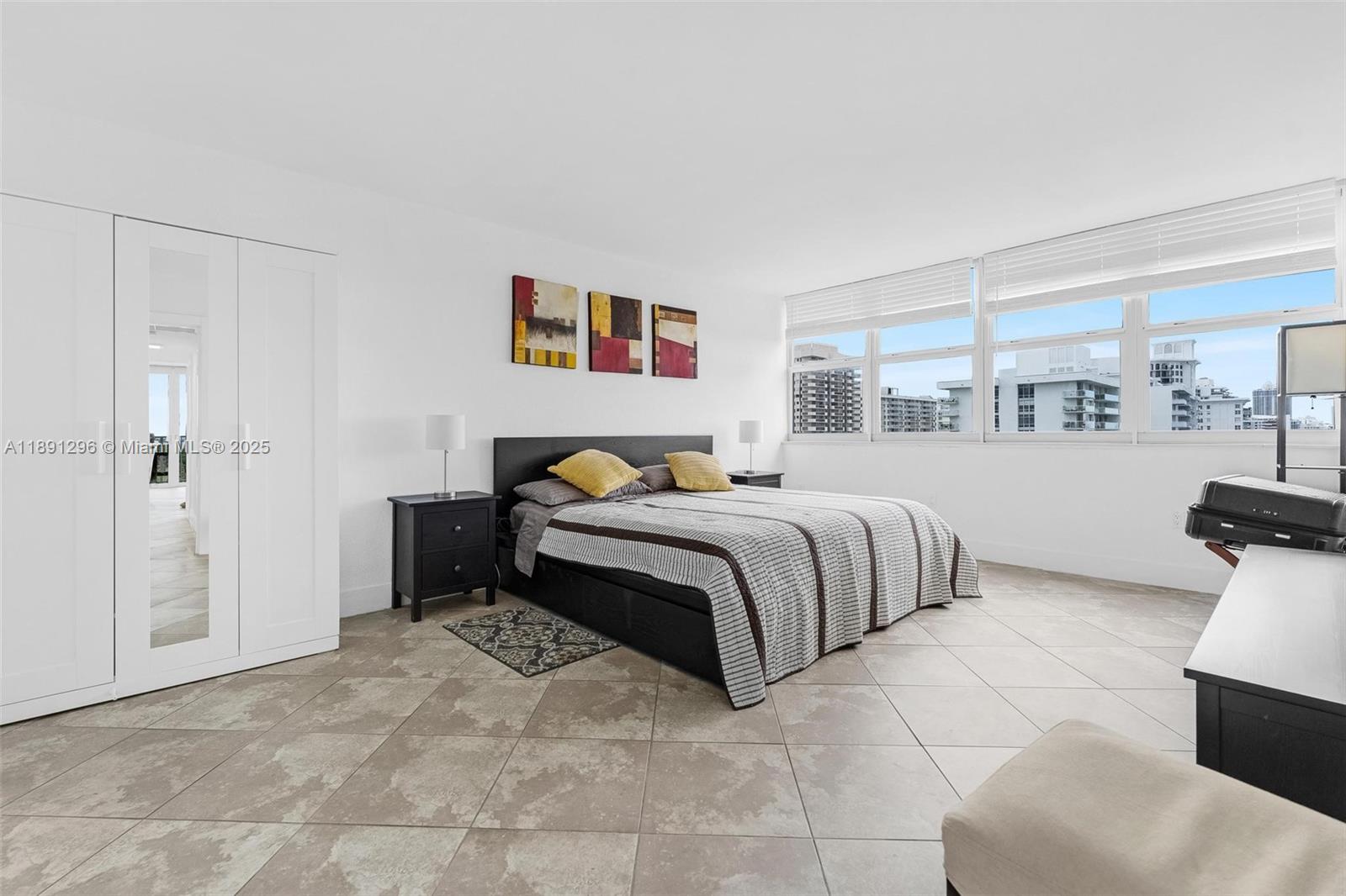5838 CONDOMINIUM - Residential