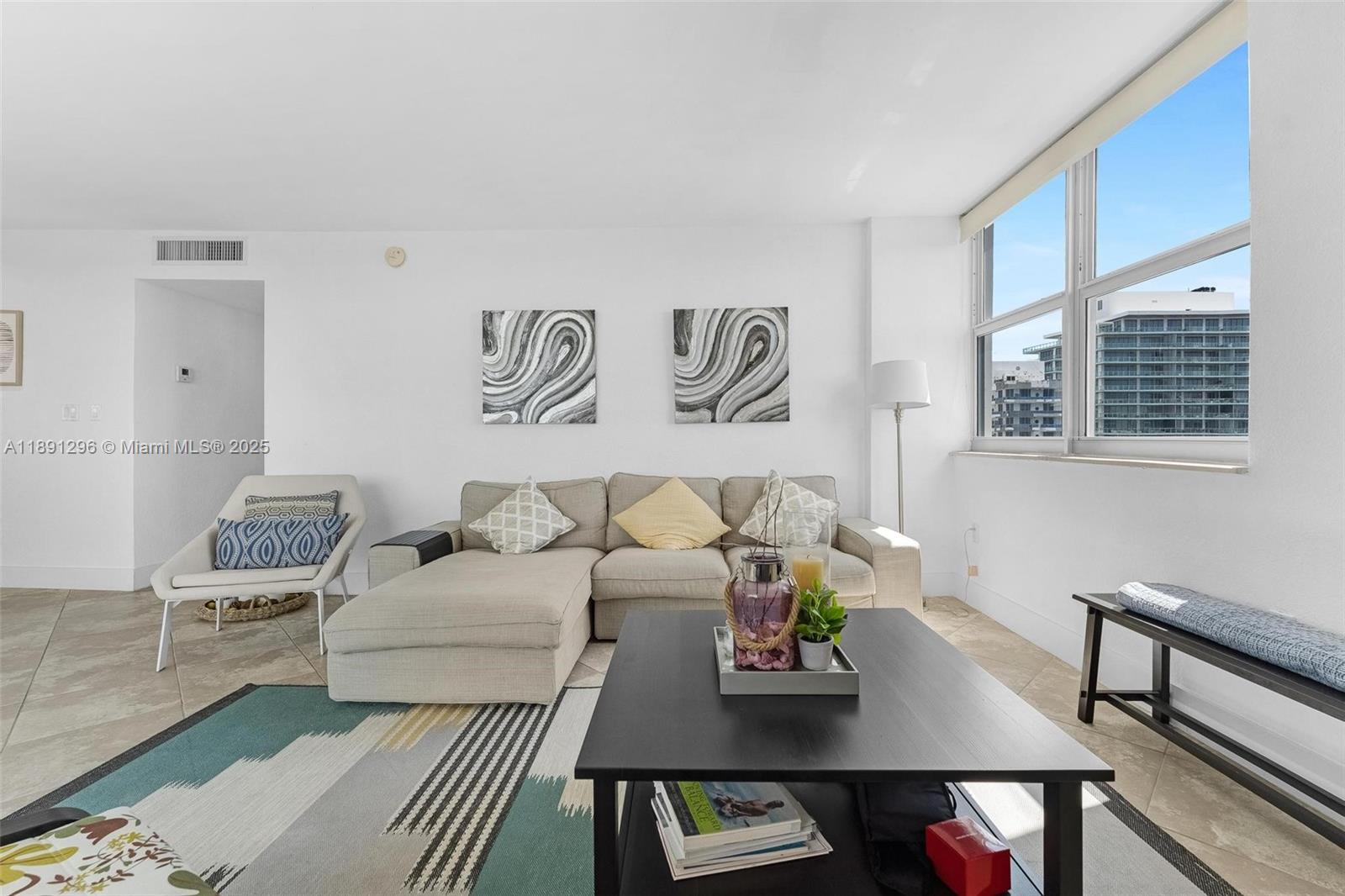 5838 CONDOMINIUM - Residential
