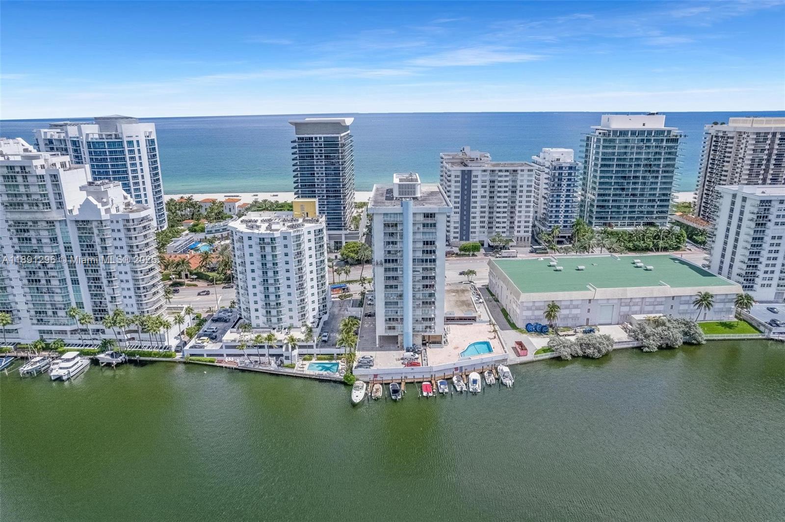 5838 CONDOMINIUM - Residential